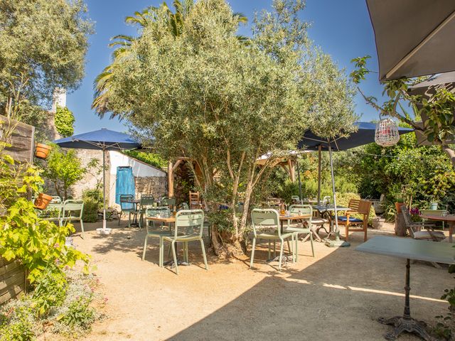 Chez Patacol Un côté jardin, pour savourer un côté plage, pour trinquer